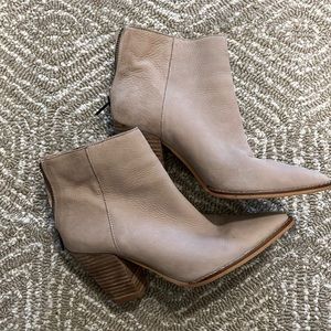 Lucky Brand Tan Pointed Toe Boots